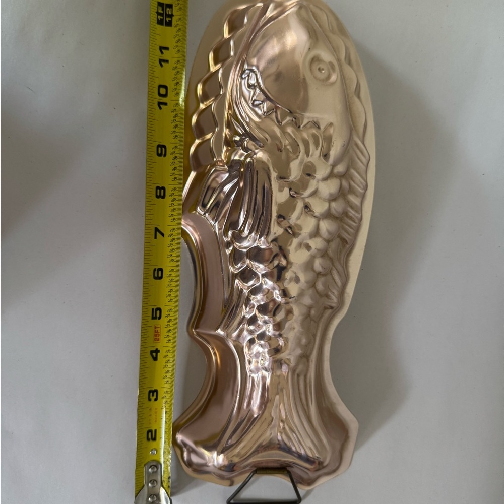 Gold Fish-Shaped Baking Mold - Picture 5 of 5